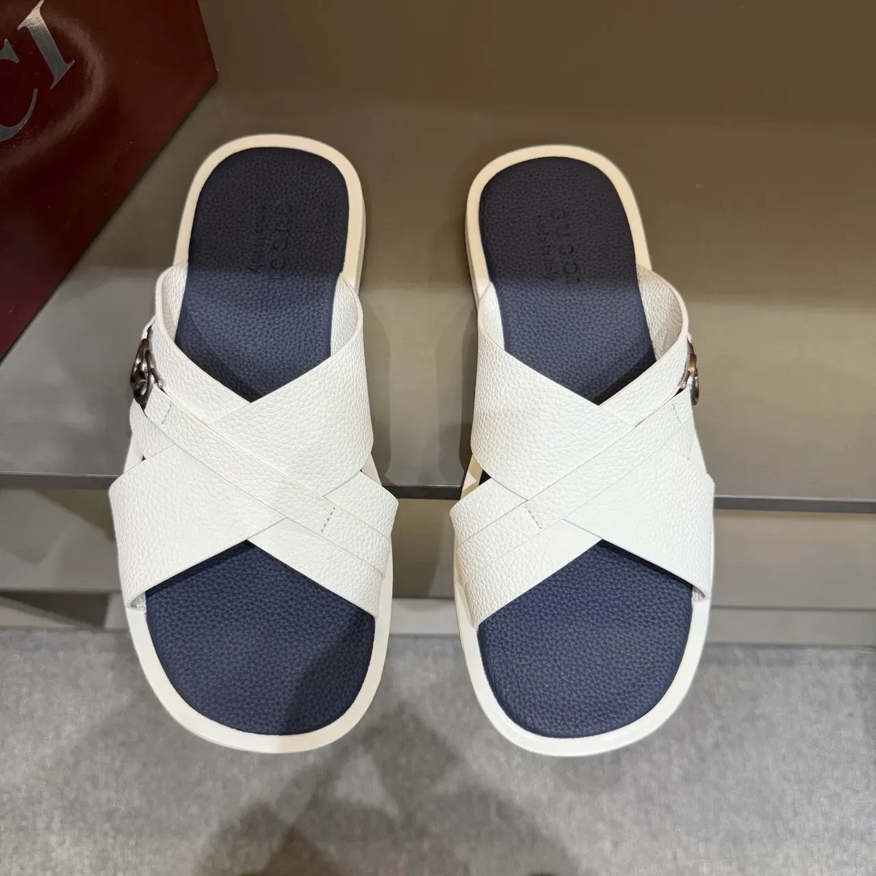 Gucci Screener Sandálias Slide Tirante Cruzado Fivela Metal 6