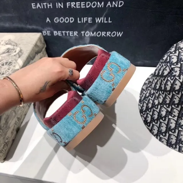 Gucci Screener turquoises et velours rouges pantoufles 6