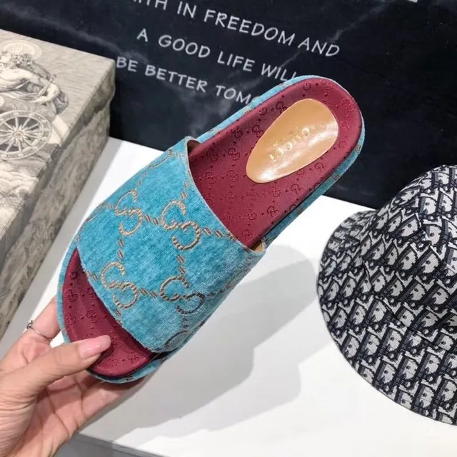 Gucci Screener turquoises et velours rouges pantoufles 8