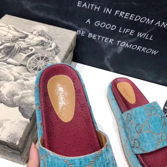 Gucci Screener turquoises et velours rouges pantoufles 9