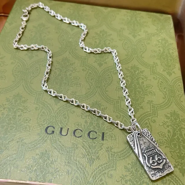 Gucci Silver Army Green Oxidized Finish G-Motif Link Chain Necklace 4