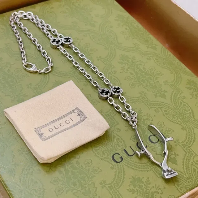 Gucci Silver Black Oxidized Chain Sculptural Clasp-Shaped Pendant Necklace 9