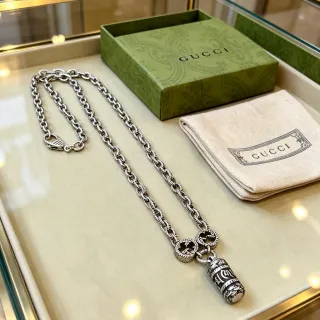 Gucci Collier Chaîne à maillons tordus argent noir avec motifs G entrelacés