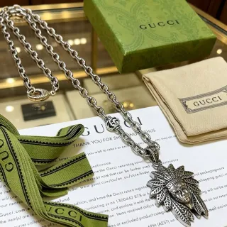 Gucci Silver Green Heavy-Link Chain Feathered Headdress Pendant Necklace