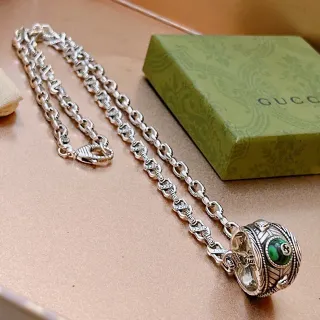 Gucci 银绿色华丽链条刻有链接细节的项链