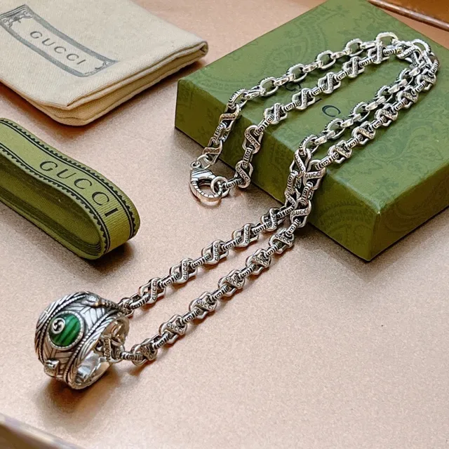 Gucci Silver Green Ornate Chain Engraved Link Details Necklace 8