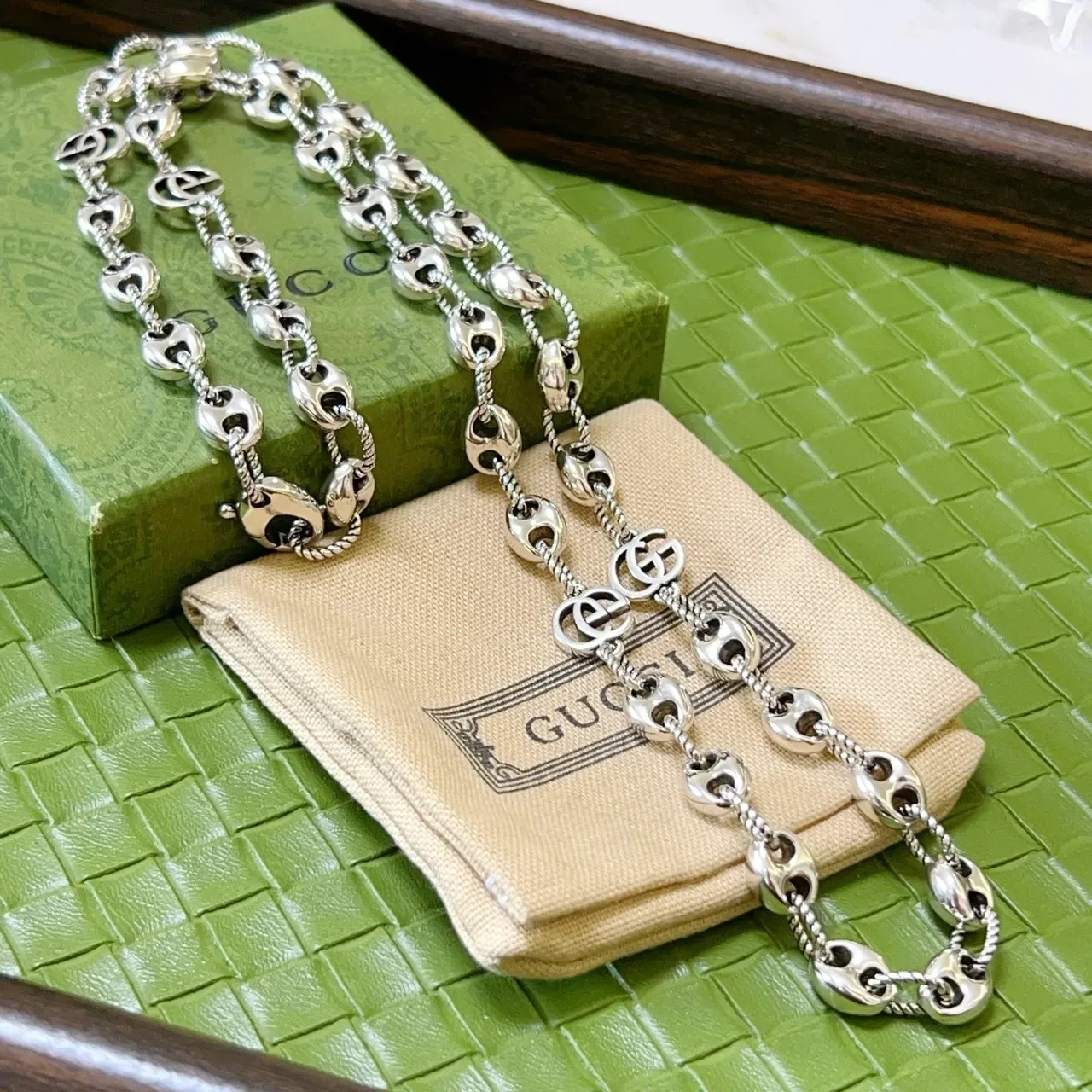 Gucci Silver Interlocking Double-G Motifs Oval Gancini-Style Links Necklace 9