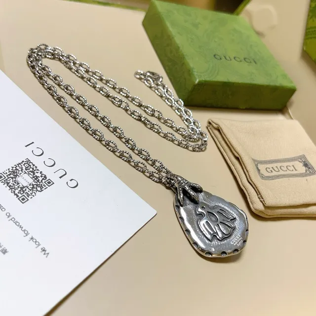 Gucci Silver Teardrop Bird Motif Pendant Necklace 3