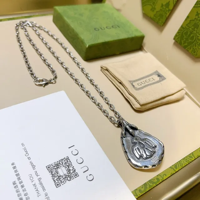Gucci Silver Teardrop Bird Motif Pendant Necklace 7