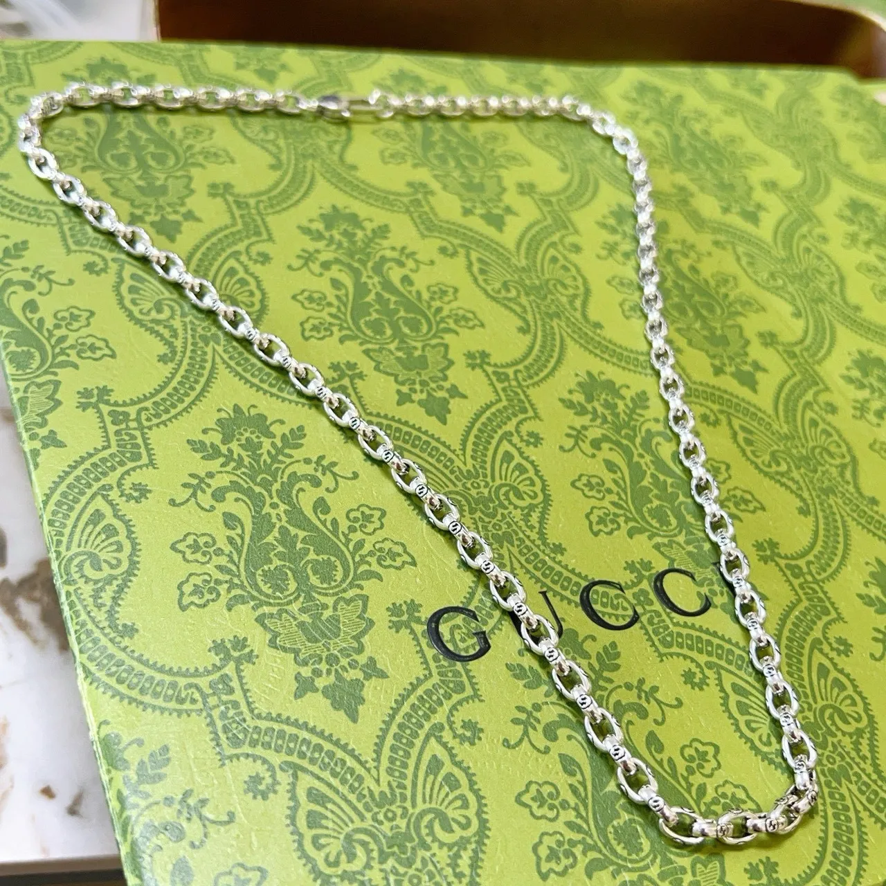 Gucci Silver-Toned Oval-Link Chain Necklace 4