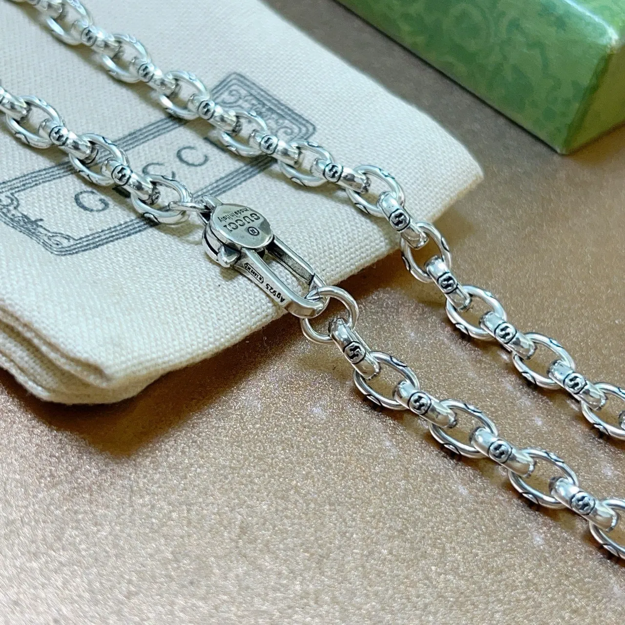 Gucci Silver-Toned Oval-Link Chain Necklace 6