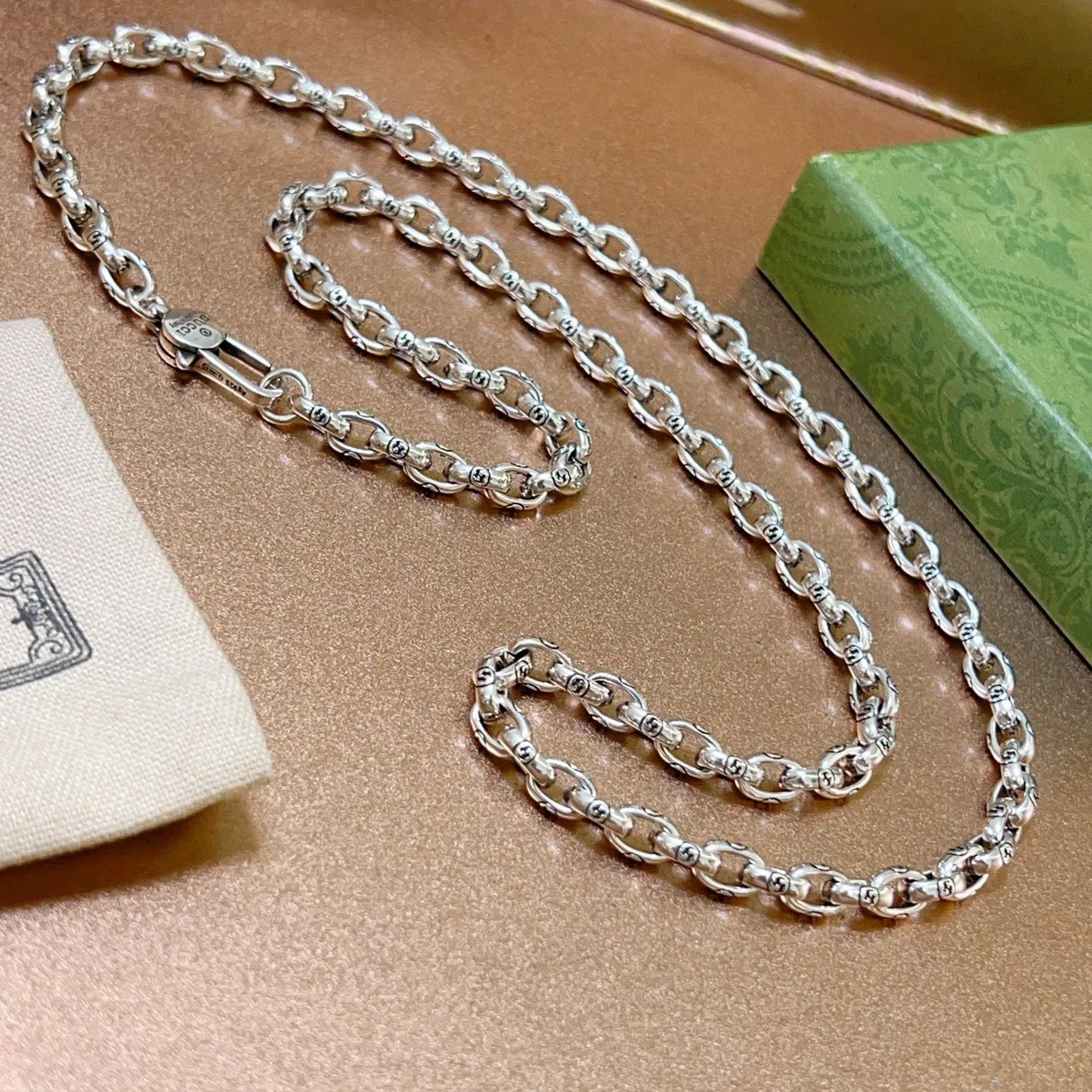Gucci Silver-Toned Oval-Link Chain Necklace 7