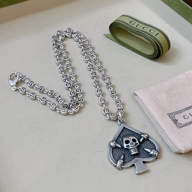 Gucci Skull Spade Pendant Interlocking G-Link Necklace 7