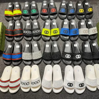 Gucci स्लाइड काली बहुरंगी Interlocking G Logo Strap एम्बॉस्ड GG पैटर्न स्लिपर्स