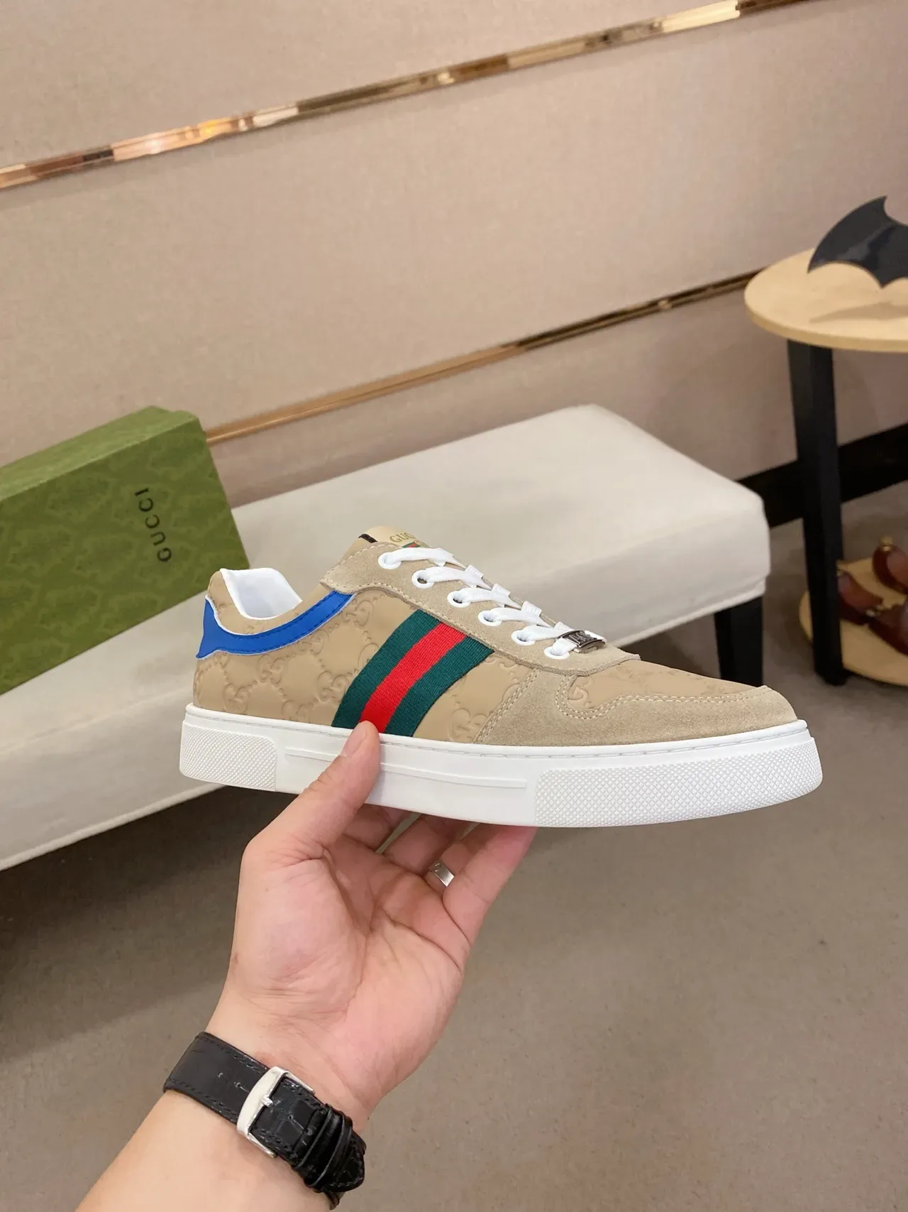 Sneakers Gucci Tennis 1977 Beige GG Monogram Web Stripe Lifestyle 4