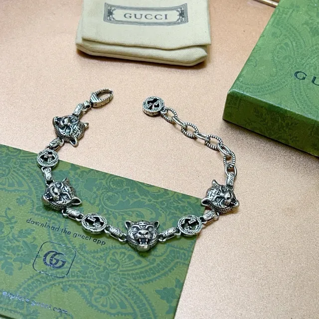 Gucci 虎头与 Interlocking G 图案银色手链 2