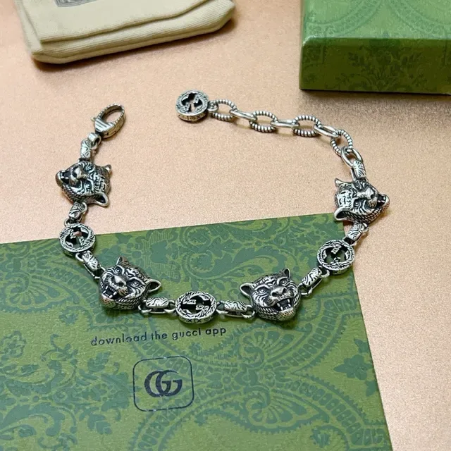 Gucci 虎头与 Interlocking G 图案银色手链 8