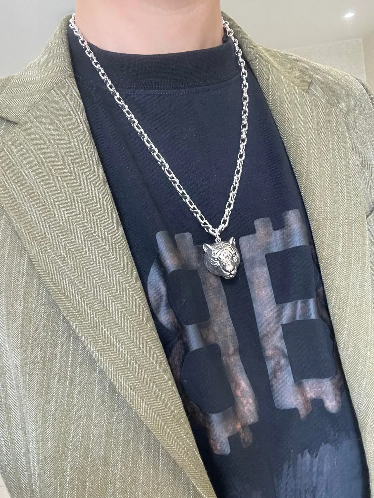 Gucci Tiger Head Pendant Silver-Tone Chain Necklace 2