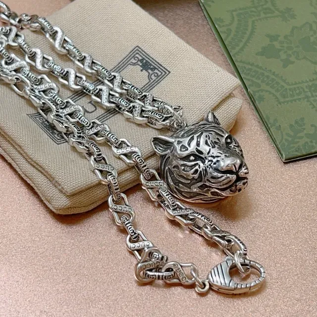 Gucci Tiger Head Pendant Silver-Tone Chain Necklace 3