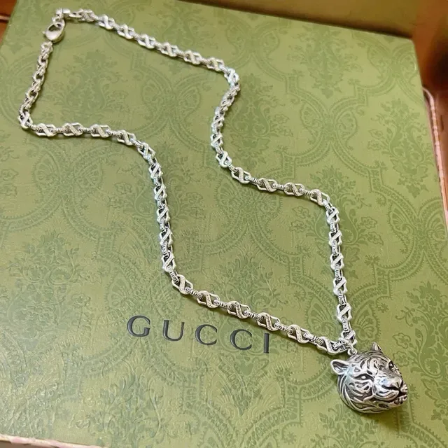 Gucci Tiger Head Pendant Silver-Tone Chain Necklace 4