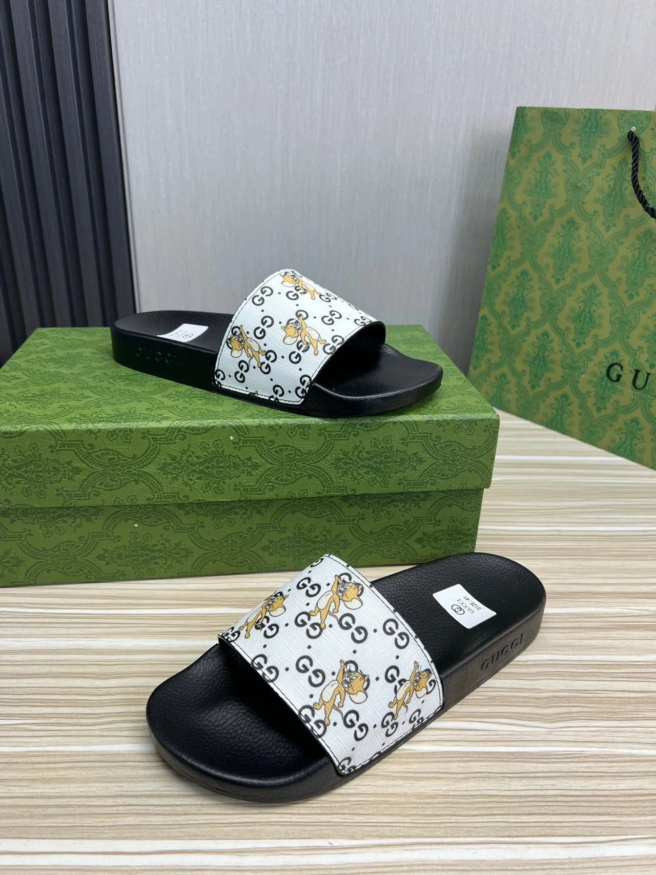 Gucci Tom & Jerry GG مطبوع مائل 7