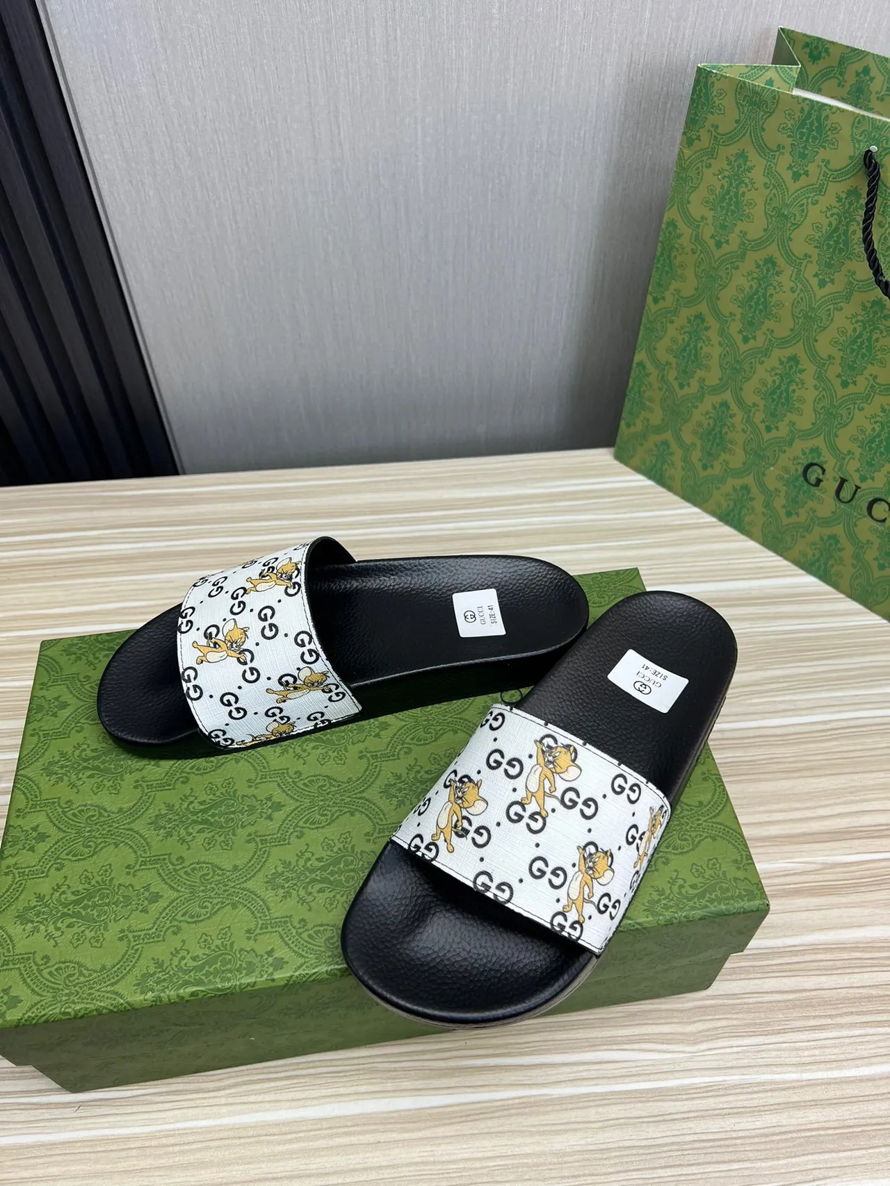 Gucci Tom & Jerry GG مطبوع مائل 8