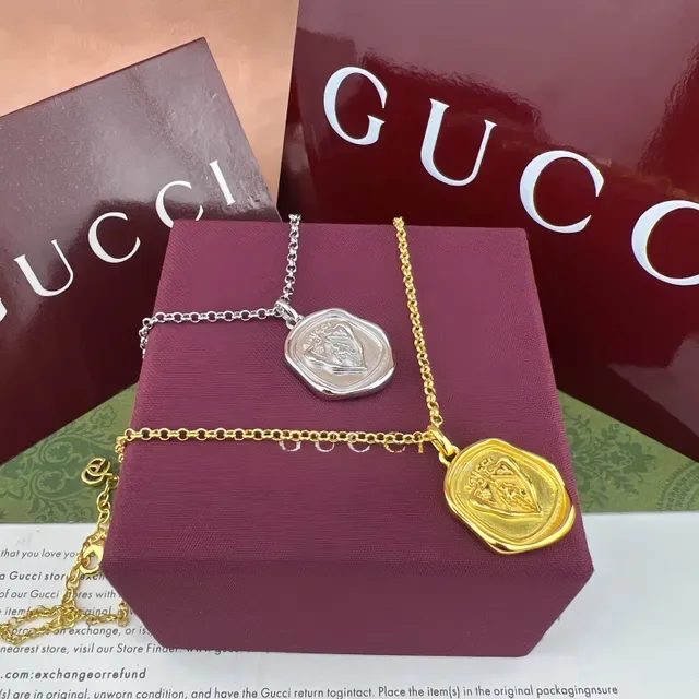 Gucci Pingente Selo de Cera Colar Tom Dourado 7