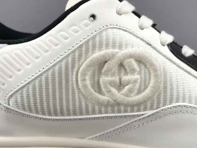 Gucci Sneakers Lifestyle Blanc et Noir Low-Top Cuir-Mesh Hybride 6