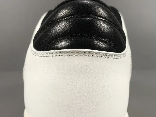 Gucci Sneakers Lifestyle Blanc et Noir Low-Top Cuir-Mesh Hybride 7