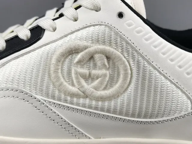 Gucci Sneakers Lifestyle Blanc et Noir Low-Top Cuir-Mesh Hybride 8
