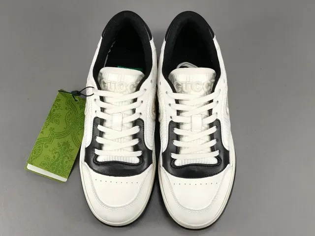 Gucci Sneakers Lifestyle Blanc et Noir Low-Top Cuir-Mesh Hybride 16