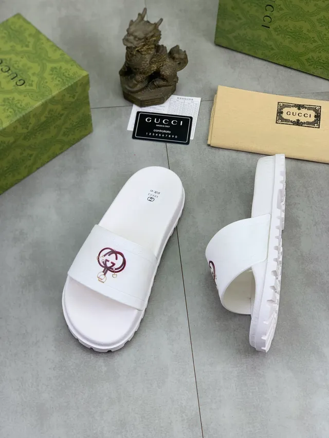 Gucci Chaussons Blancs Borgoña Semelle en Caoutchouc Moulée Bordée Mors de Cheval Logo GG 4