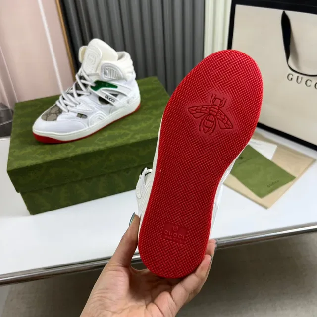 Gucci Tênis Lifestyle Branco e Vermelho de Cano Alto com Camadas de Sintético 2