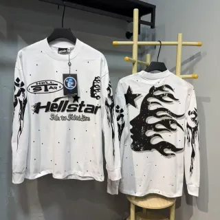 تي شيرت Hellstar بطبعة جرافيك وأكمام طويلة ورقبة دائرية