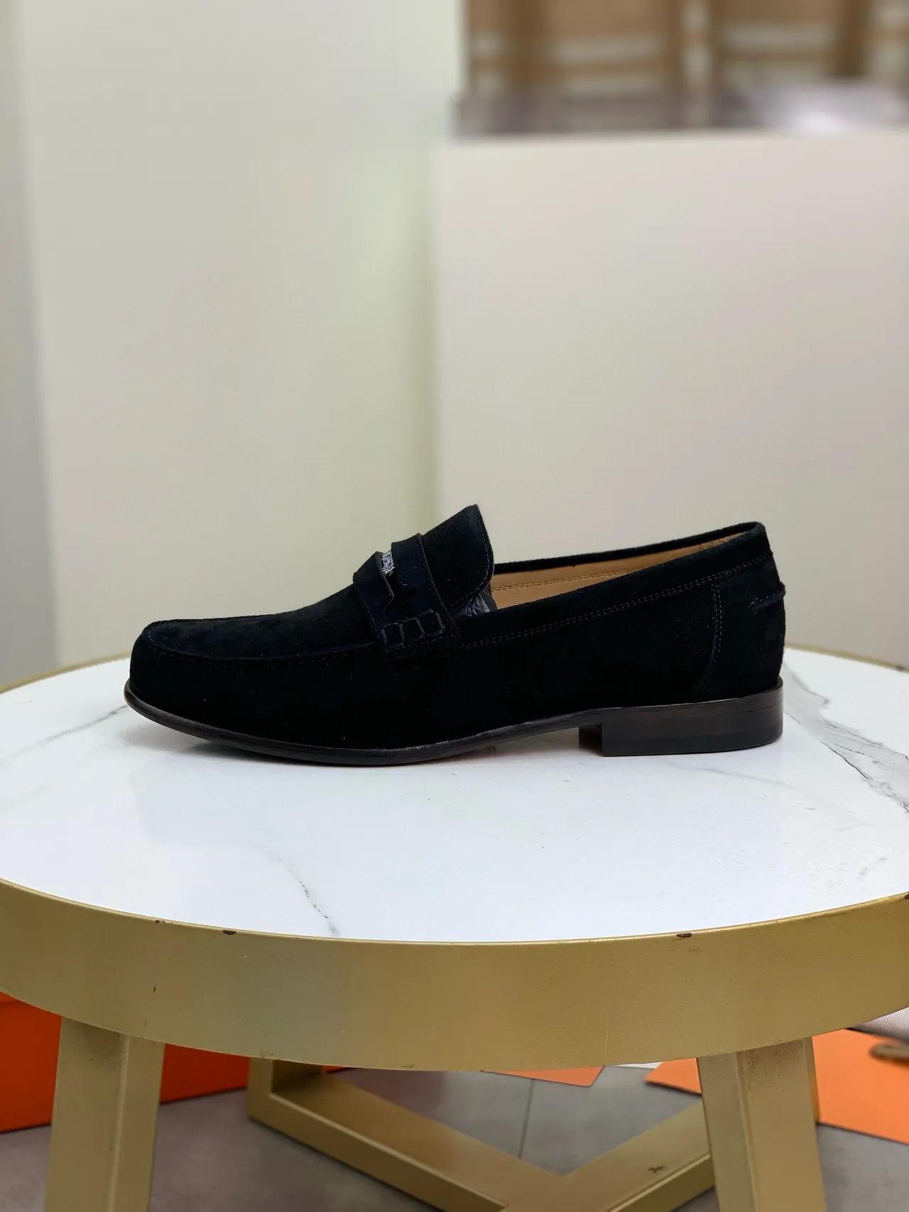 Hermès Penny Loafer en Daim Noir et Brun 6