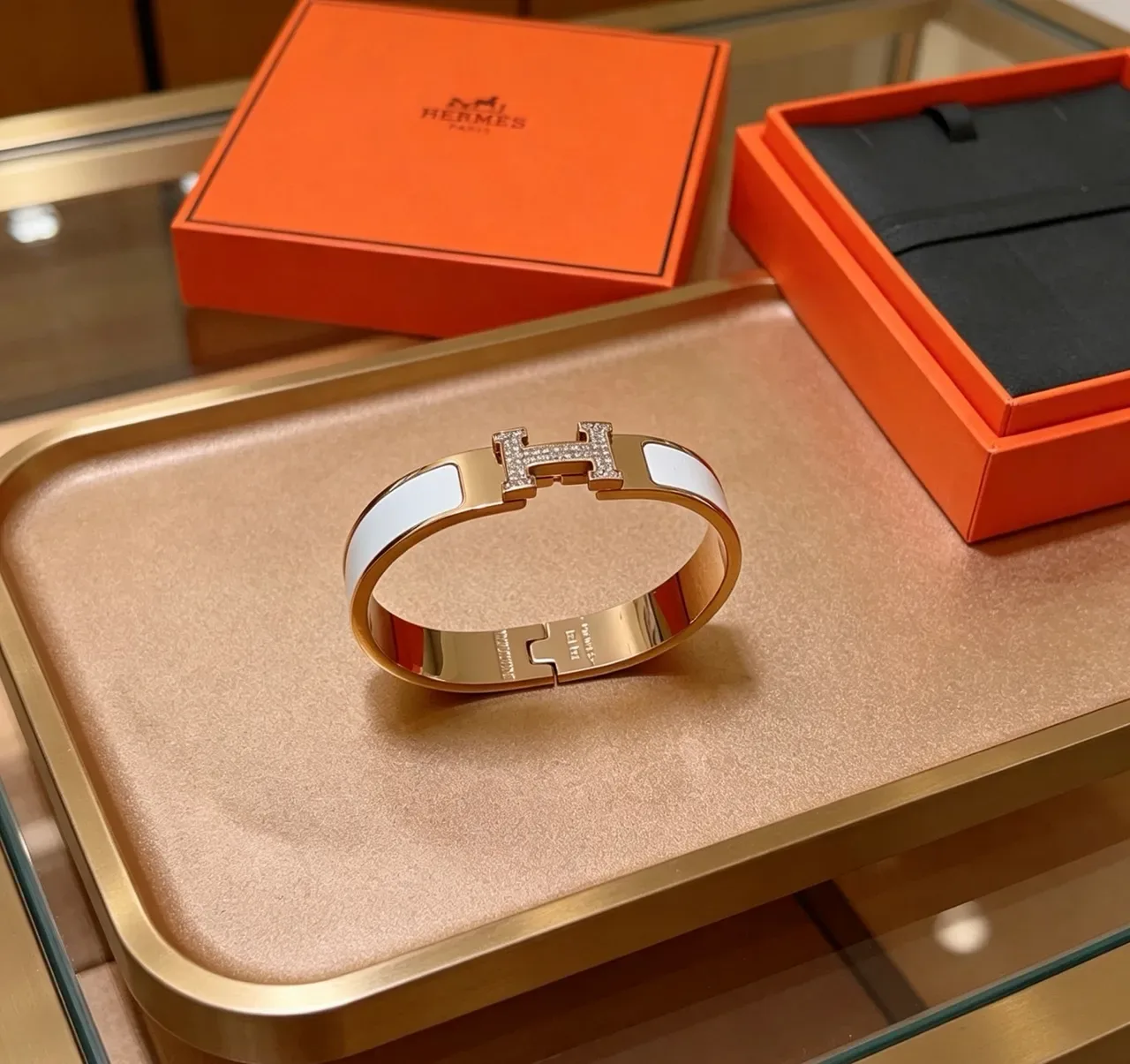 Hermès Clic H Bracelet Émail Bleu clair Or ton doré Pavé Diamond H-Clasp Bracelet 3