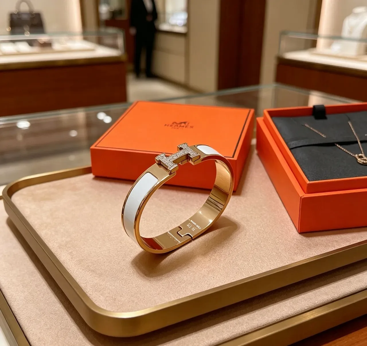 Hermès Clic H Bracelet Émail Bleu clair Or ton doré Pavé Diamond H-Clasp Bracelet 5