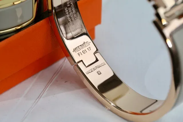 Hermès Clic H Enamel and Gold-Tone Hinged Bracelet 3