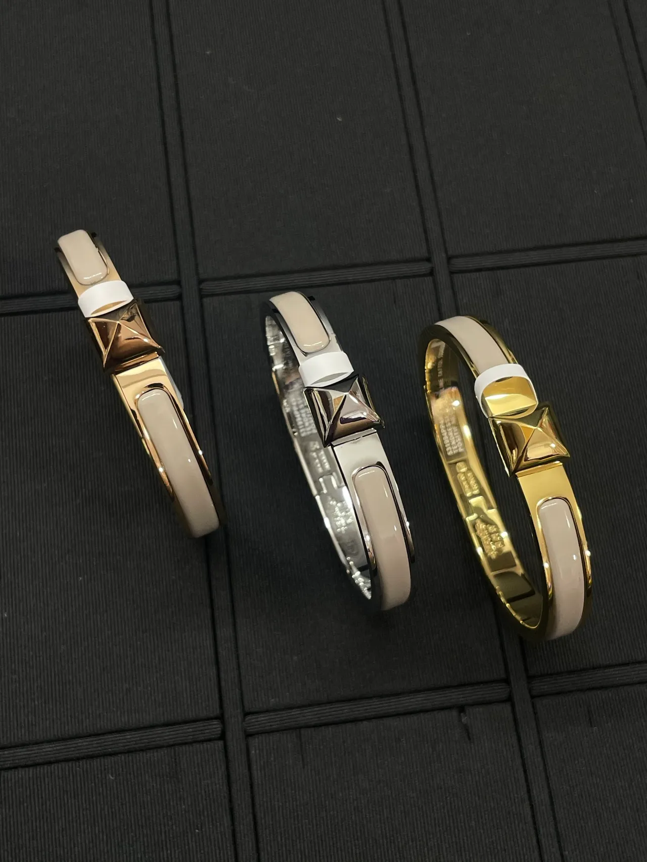 Hermès Collier de Chien White Enamel Gold and Palladium Bracelets 6
