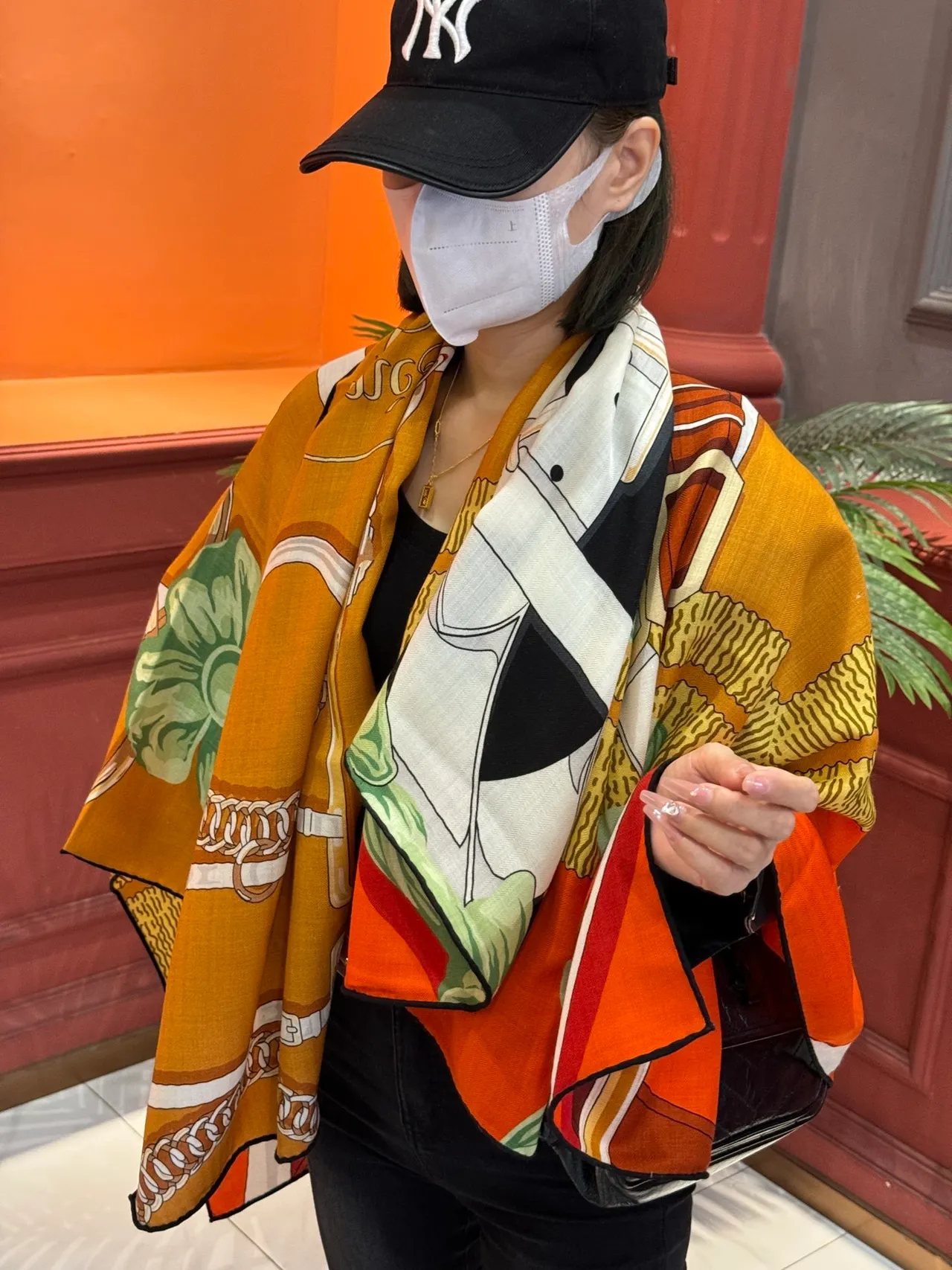 Hermès Arnês Equestre Imprimé orange Foulard en Soie 2