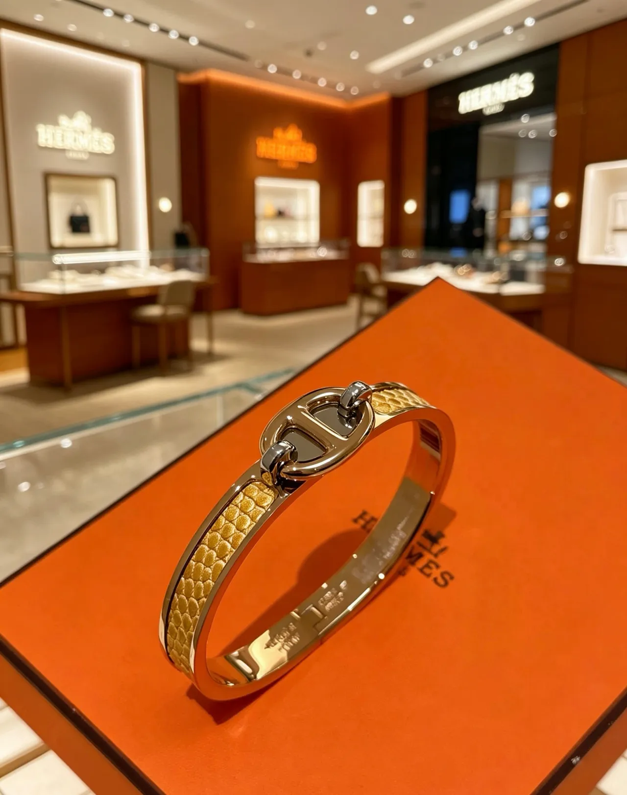 Hermès Gold Brown H-Shaped Toggle Clasp Snakeskin-Textured Inlay Bracelet 2