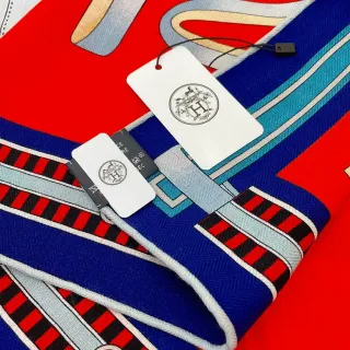Hermès Pañuelo de Seda con Impresión Gráfica