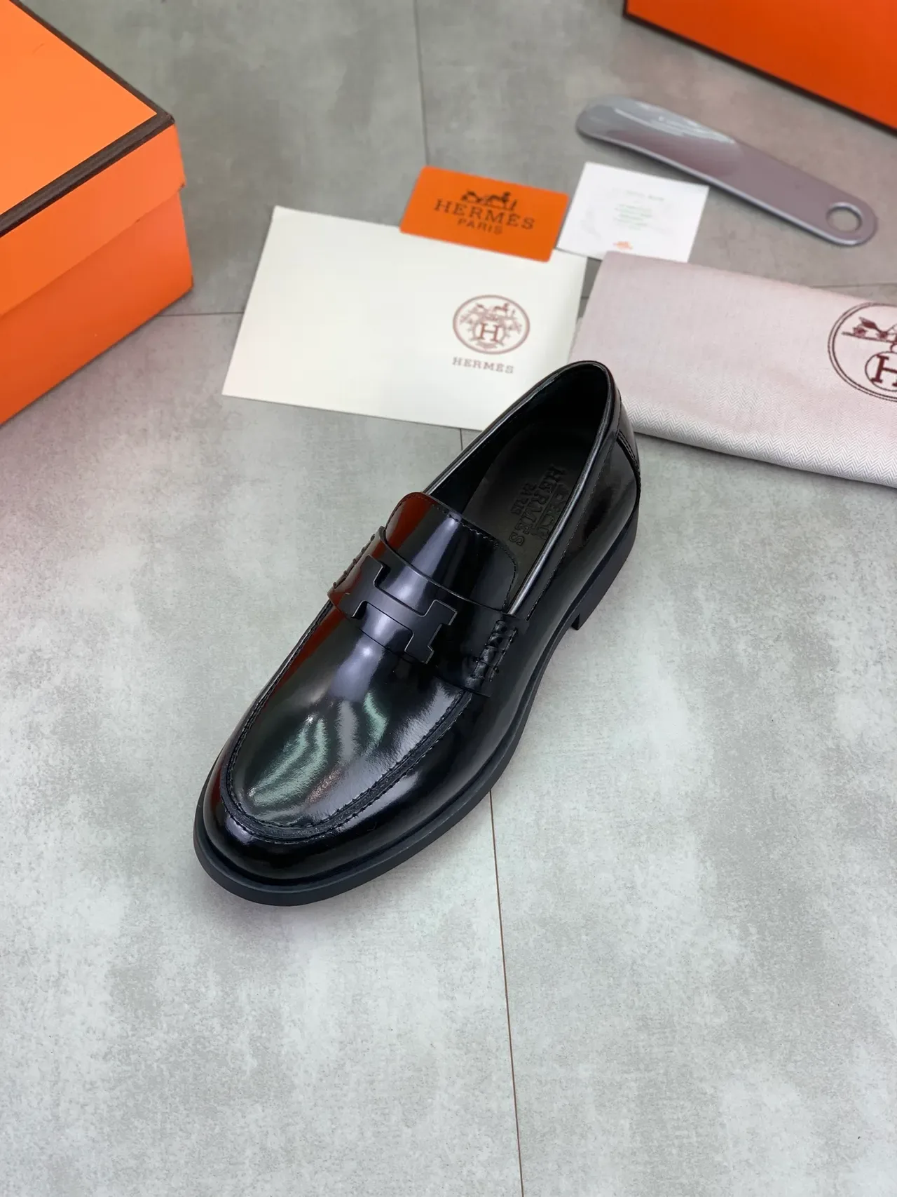 Hermès H Loafer Negro Charol 4