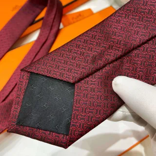 Hermès H Motif Burgundy Red Jacquard Weave Silk Twill Necktie