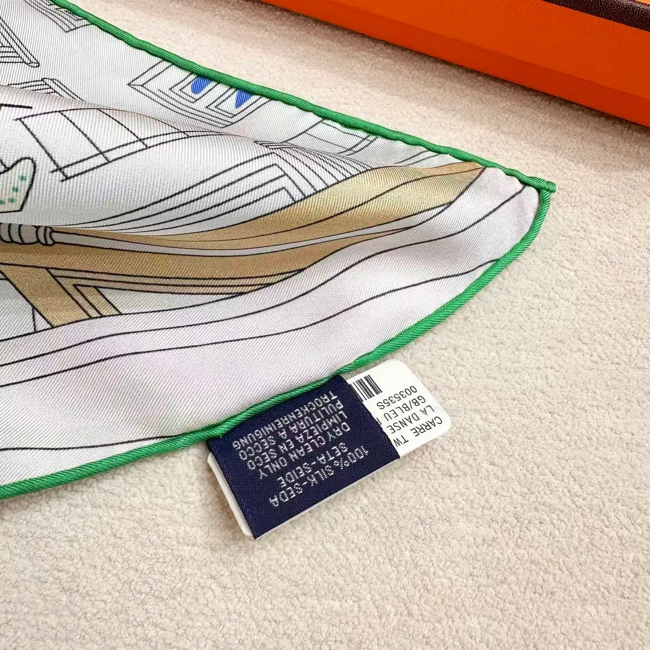 Hermès Hermès Scope Escena Ilustrada Interior Pañuelo de Seda 2
