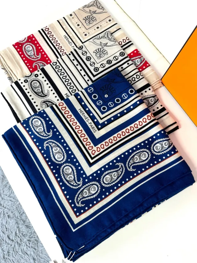 Hermès نافي وكريم حافية حريرية مطبوعة على الحدود 5
