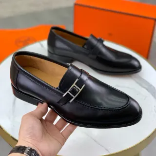 Hermès Oran Mocassins de Couro Preto com H-Buckle