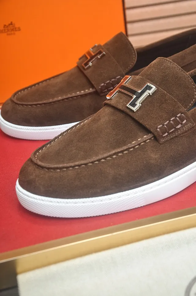 Hermès Oran Mocassins en Daim Brun avec Boucle H 8