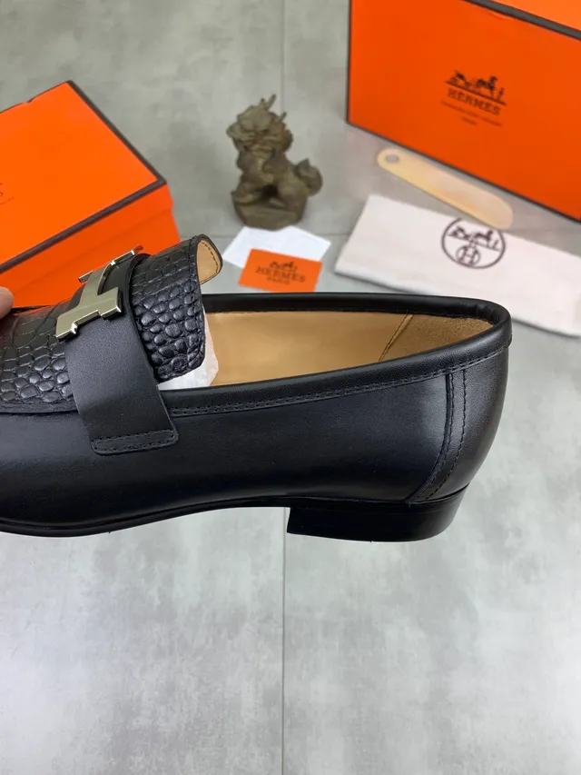 Hermès Oran loafer cuir noir embossé crocodile H-Buckle loafer 4