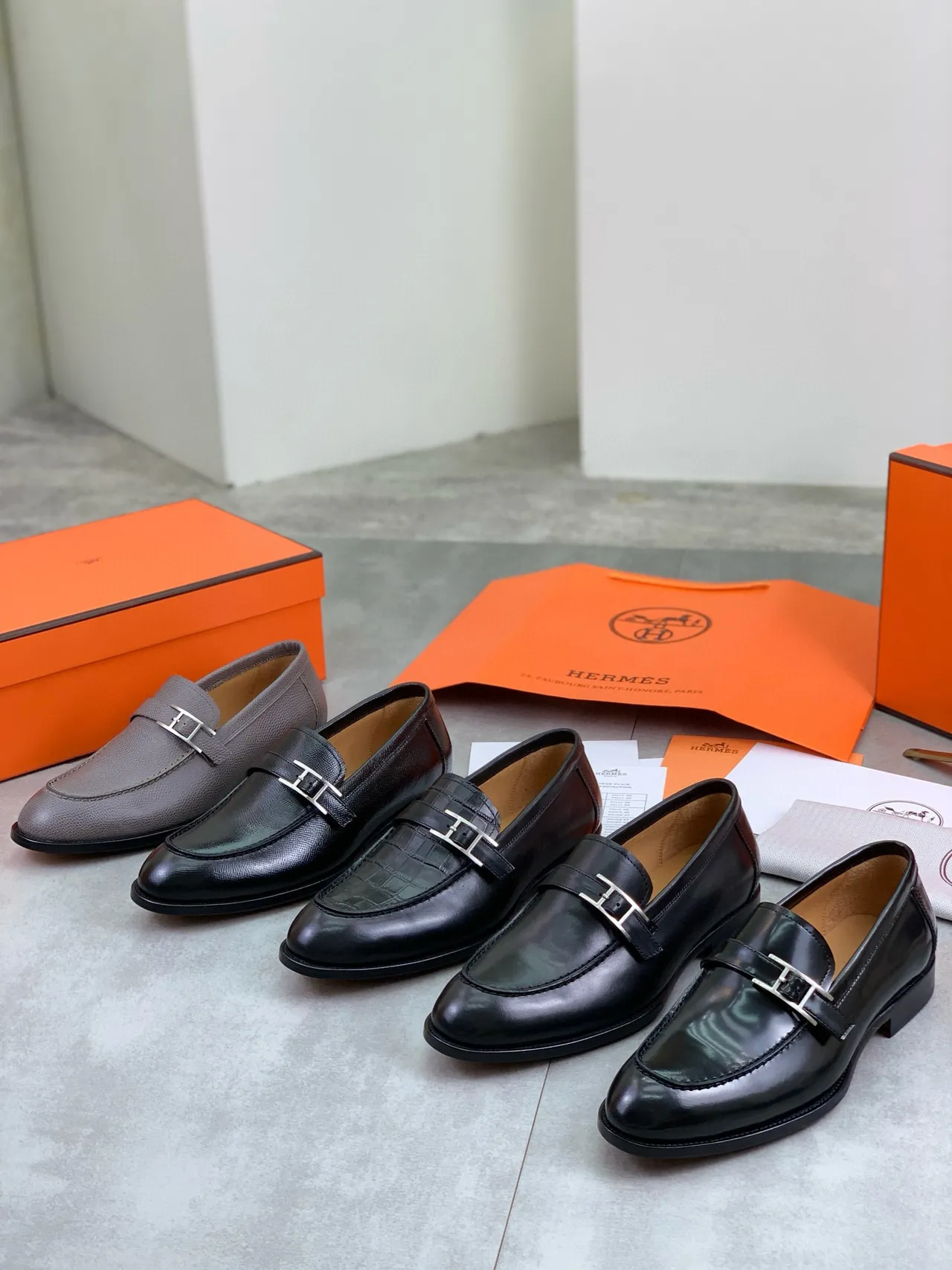 Hermès Oran loafers taupe couro com textura pebble H-Buckle loafers 2